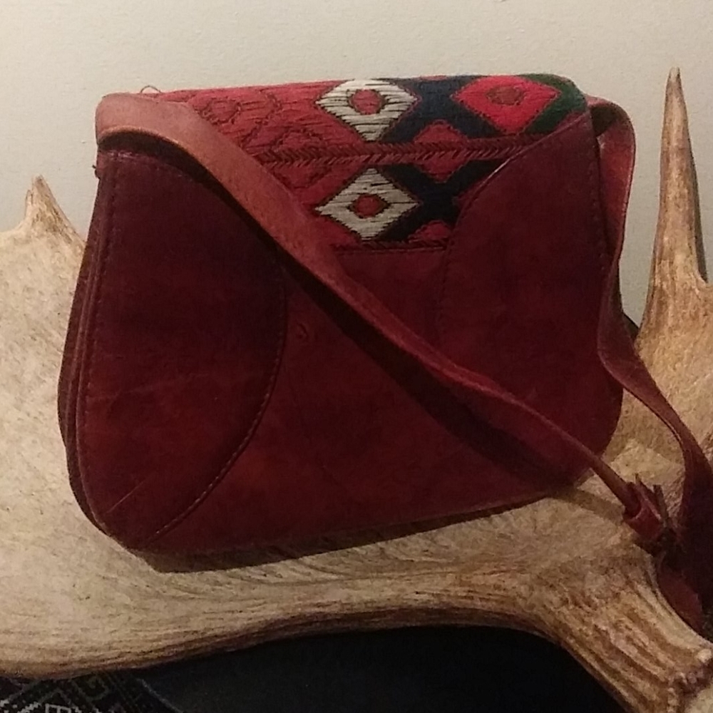 Vintage embroidered leather crossbody saddle bag